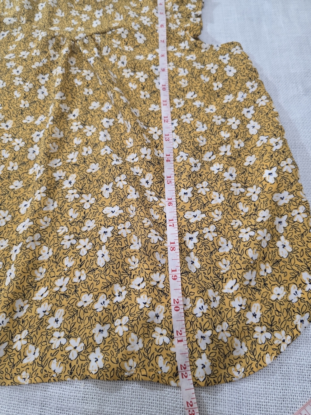 Monteau Size Small Mustard Floral Ruffle Flutter Sleeve Blouse - Picture 3 of 6
